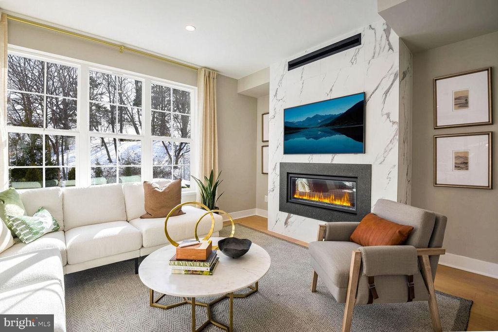 Image 11 of property listing at 2521 FARMSTEAD DR #107 LILLIAN, Rockville, MD 20850