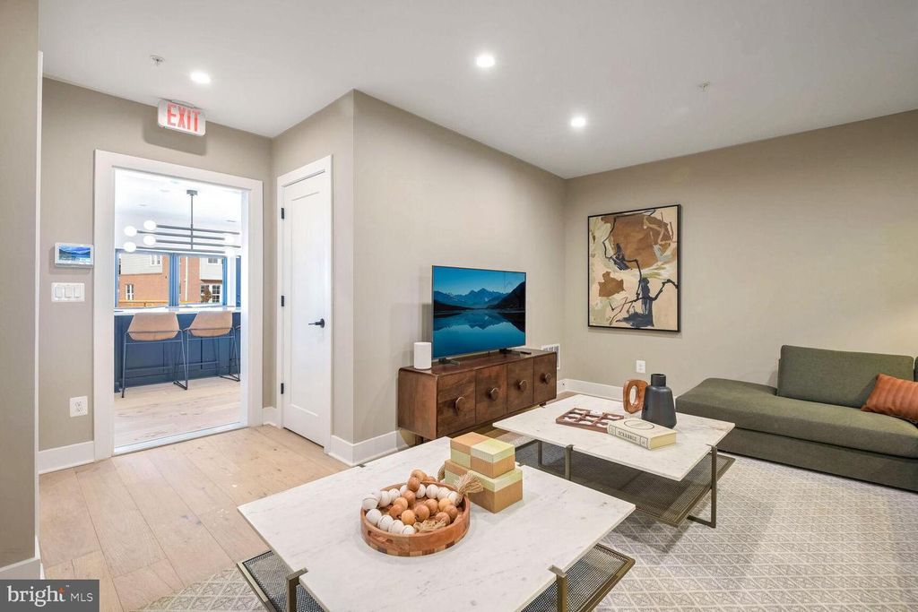 Image 16 of property listing at 2521 FARMSTEAD DR #107 LILLIAN, Rockville, MD 20850