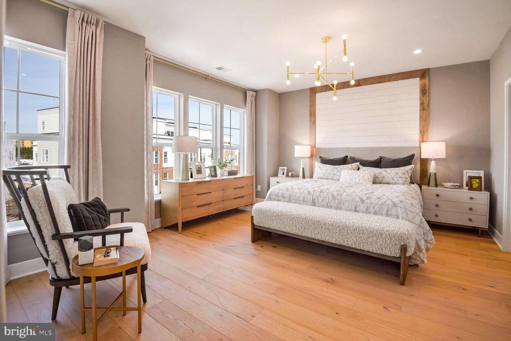 Image 21 of property listing at 2521 FARMSTEAD DR #107 LILLIAN, Rockville, MD 20850