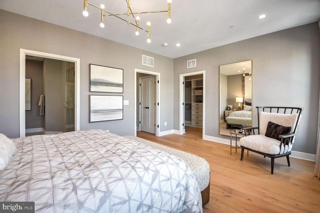 Image 22 of property listing at 2521 FARMSTEAD DR #107 LILLIAN, Rockville, MD 20850