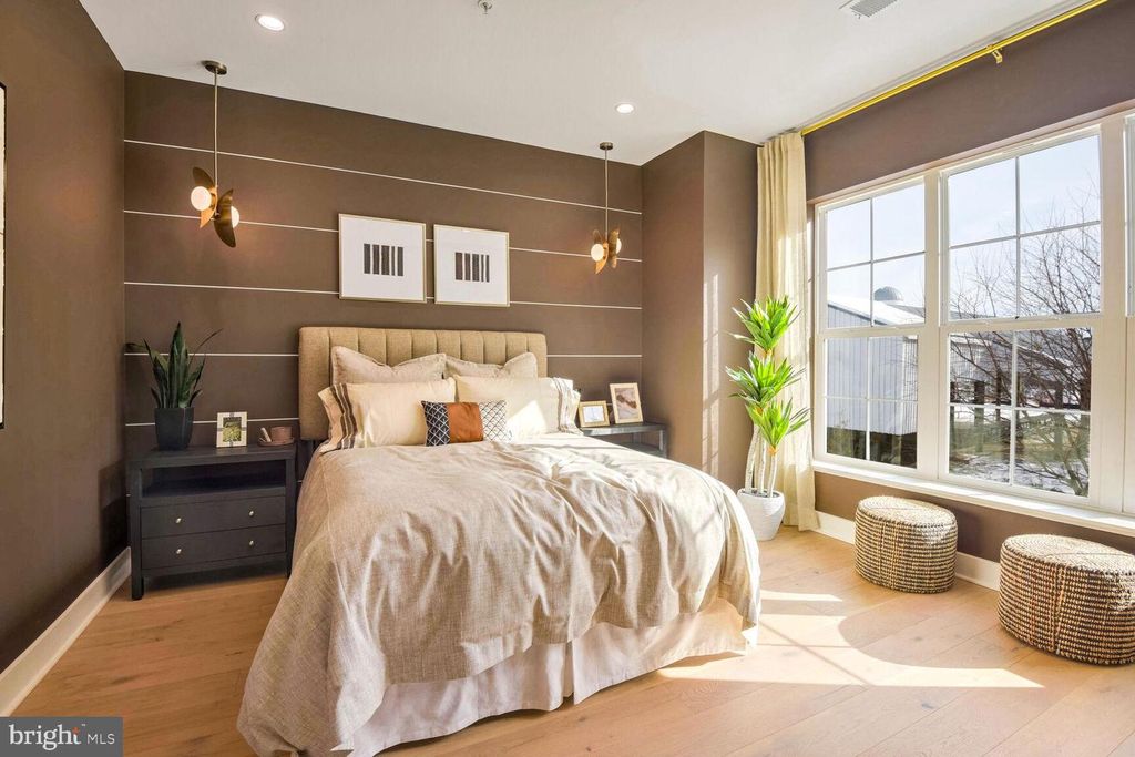 Image 24 of property listing at 2521 FARMSTEAD DR #107 LILLIAN, Rockville, MD 20850