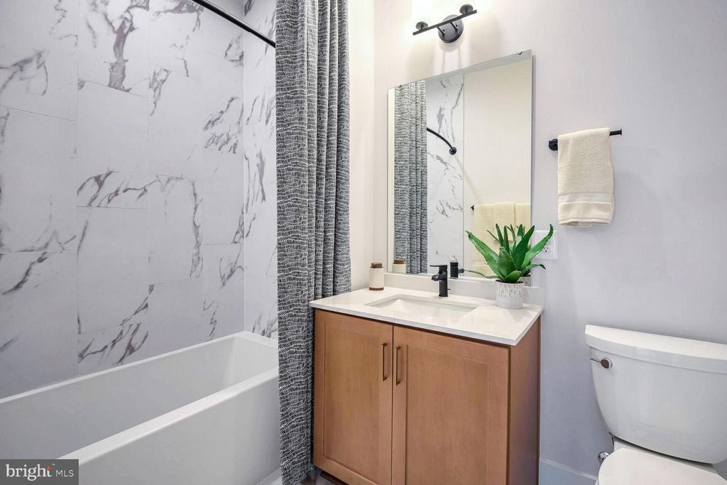 Image 25 of property listing at 2521 FARMSTEAD DR #107 LILLIAN, Rockville, MD 20850