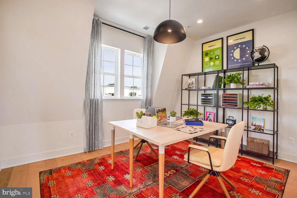 Image 31 of property listing at 2521 FARMSTEAD DR #107 LILLIAN, Rockville, MD 20850