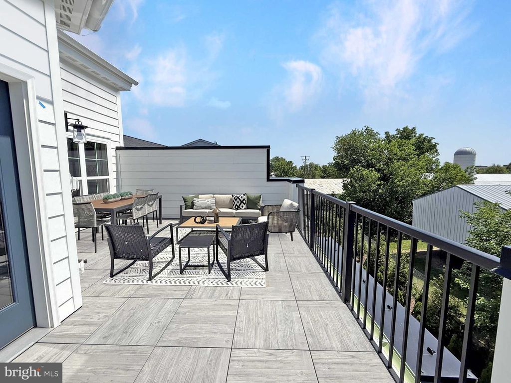 Image 35 of property listing at 2521 FARMSTEAD DR #107 LILLIAN, Rockville, MD 20850