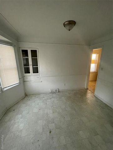 8245 Brace Street, Detroit, MI 48228