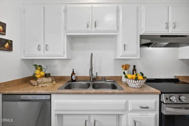 20 W Fiesta Green, Port Hueneme, CA 93041