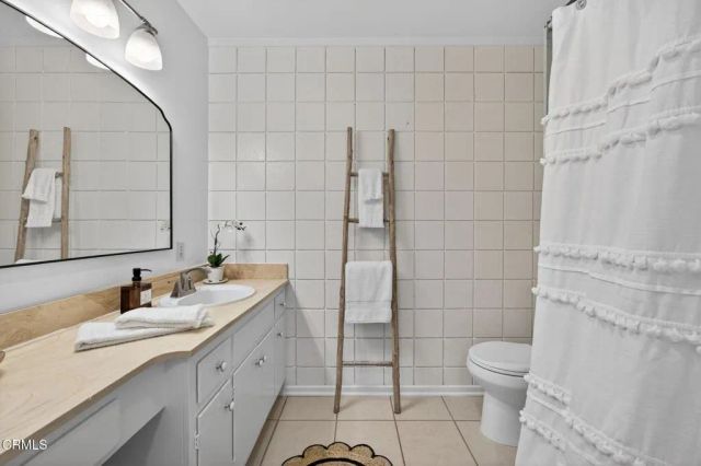 20 W Fiesta Green, Port Hueneme, CA 93041