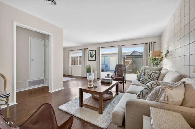 20 W Fiesta Green, Port Hueneme, CA 93041