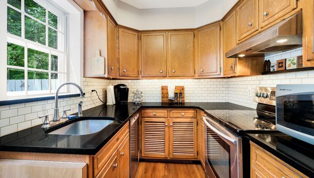 218 FROST LN, Newtown, PA 18940