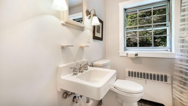 218 FROST LN, Newtown, PA 18940