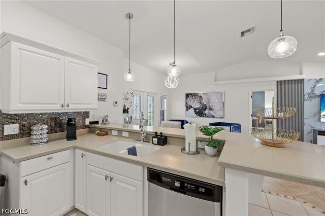 1801 Everest PKWY, Cape Coral, FL 33904