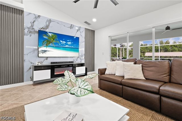 1801 Everest PKWY, Cape Coral, FL 33904
