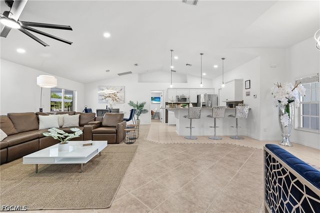 1801 Everest PKWY, Cape Coral, FL 33904