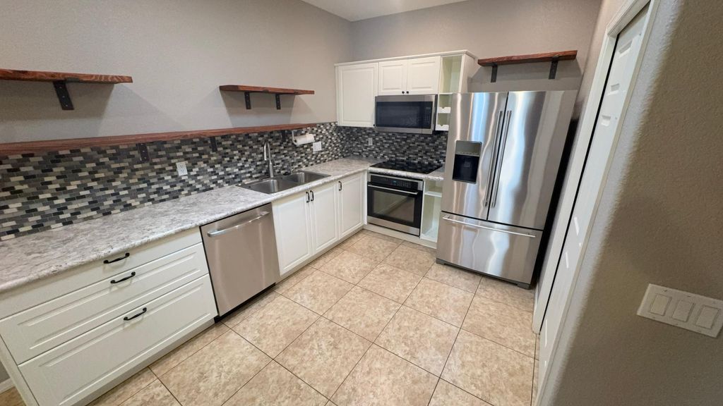 2101 S Yellow Wood 45, Mesa, AZ 85209