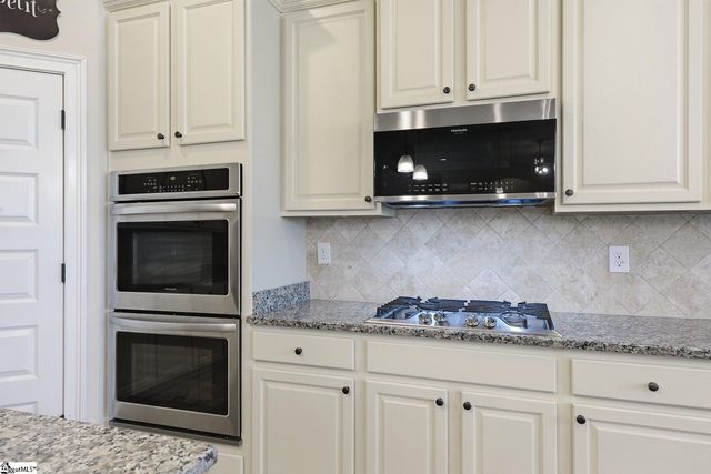 200 Greengate Way, Simpsonville, SC 29682