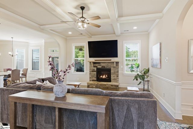 200 Greengate Way, Simpsonville, SC 29682