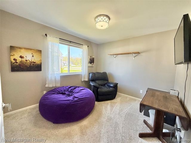 8205 Peninsula Circle, Grand Blanc, MI 48439