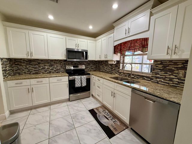 5850 Summerfield Court 52, Fort Pierce, FL 34982