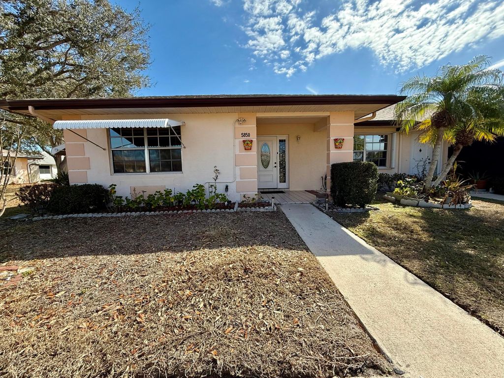 5850 Summerfield Court 52, Fort Pierce, FL 34982