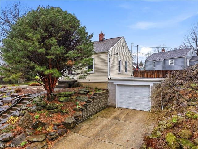 1734 Tonawanda Avenue, Akron, OH 44305