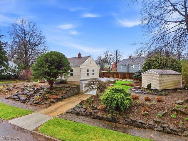 1734 Tonawanda Avenue, Akron, OH 44305