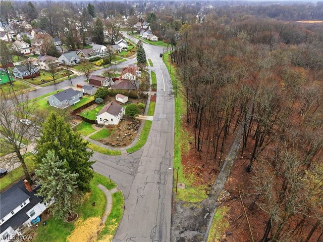 1734 Tonawanda Avenue, Akron, OH 44305