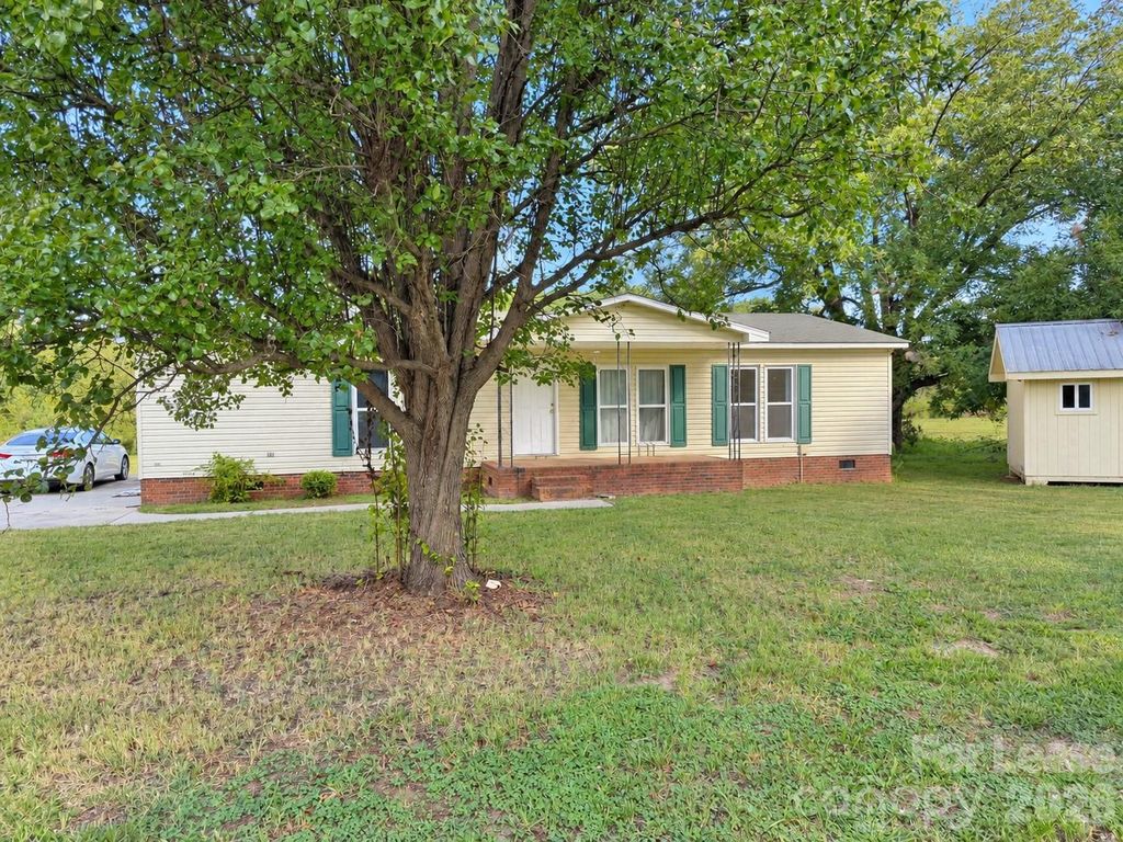 1330 Mecklenburg Highway, Mooresville, NC 28115
