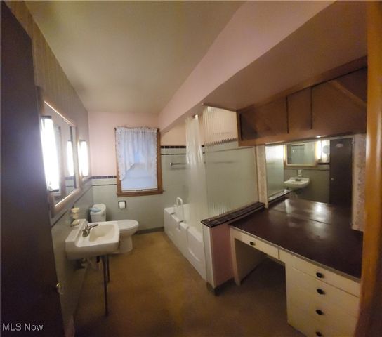 2219 Rowland Avenue NE, Canton, OH 44714