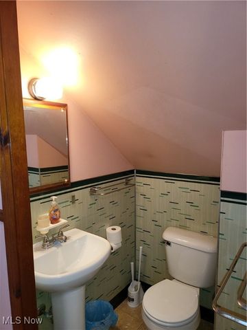 2219 Rowland Avenue NE, Canton, OH 44714