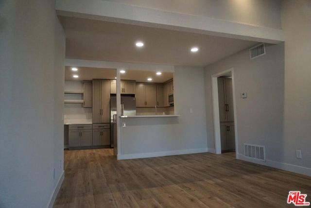 1300 Saratoga Avenue 2009, Ventura, CA 93003