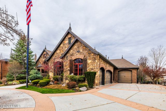 6150 S Murdoch Woods Place, Holladay, UT 84121