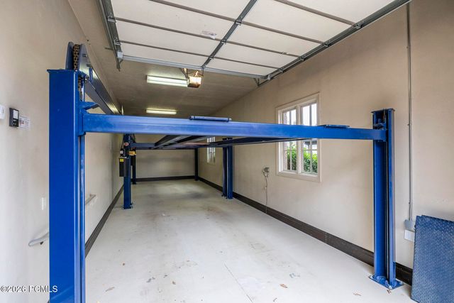 6150 S Murdoch Woods Place, Holladay, UT 84121