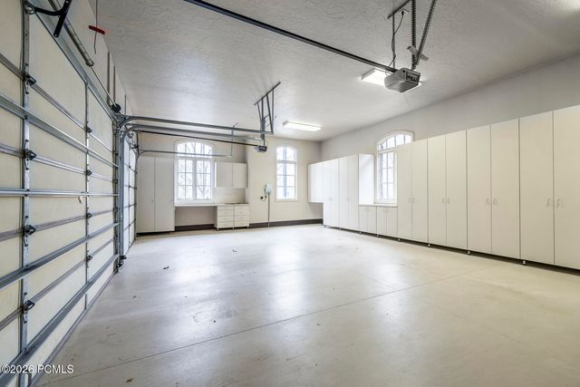 6150 S Murdoch Woods Place, Holladay, UT 84121