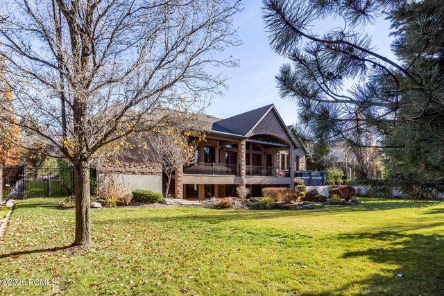 6150 S Murdoch Woods Place, Holladay, UT 84121