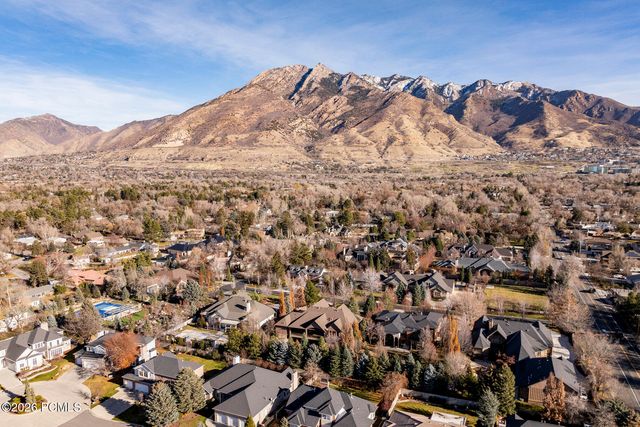 6150 S Murdoch Woods Place, Holladay, UT 84121