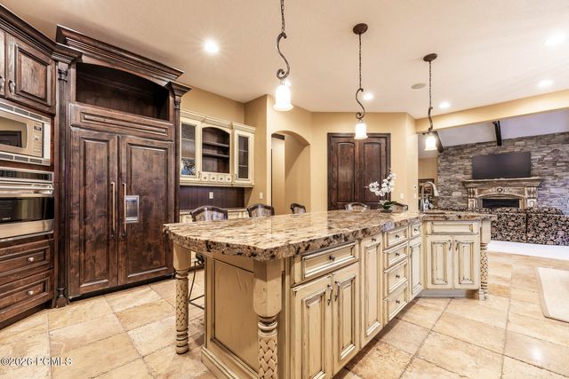 6150 S Murdoch Woods Place, Holladay, UT 84121