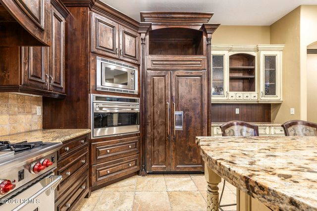 6150 S Murdoch Woods Place, Holladay, UT 84121