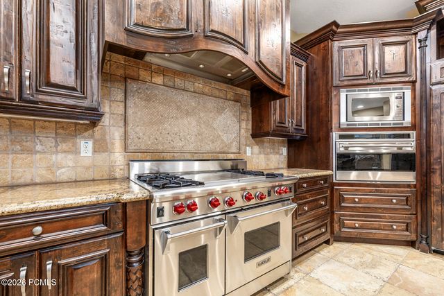 6150 S Murdoch Woods Place, Holladay, UT 84121