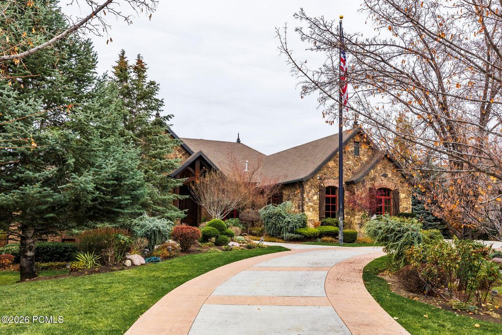 6150 S Murdoch Woods Place, Holladay, UT 84121