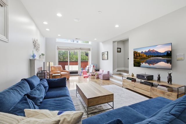 1101 N Wood Street 1S, Chicago, IL 60622