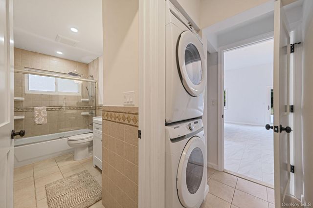 11 Wildwood Road, Ridge, NY 11961