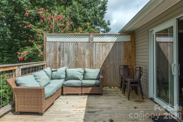 16 Oakley Dogwood Drive, Asheville, NC 28803