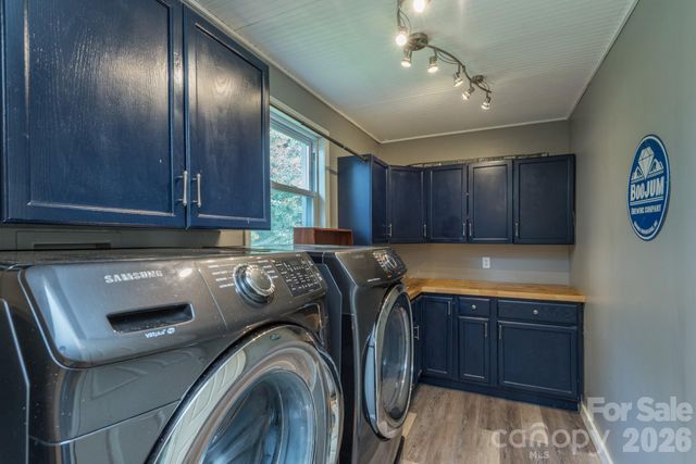 16 Oakley Dogwood Drive, Asheville, NC 28803