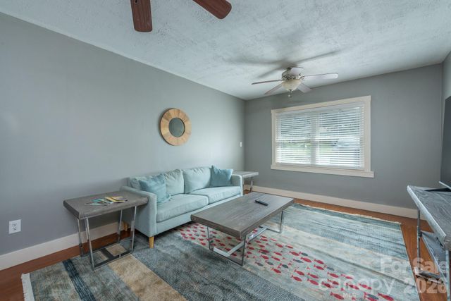 16 Oakley Dogwood Drive, Asheville, NC 28803