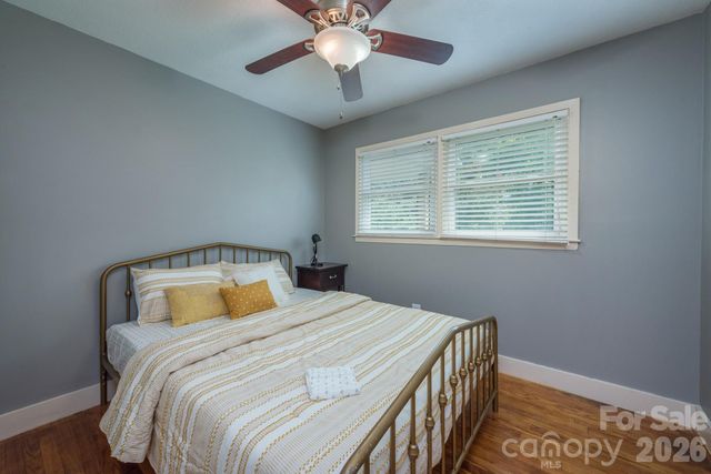 16 Oakley Dogwood Drive, Asheville, NC 28803
