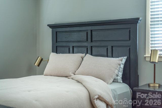 16 Oakley Dogwood Drive, Asheville, NC 28803