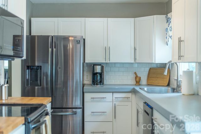 16 Oakley Dogwood Drive, Asheville, NC 28803