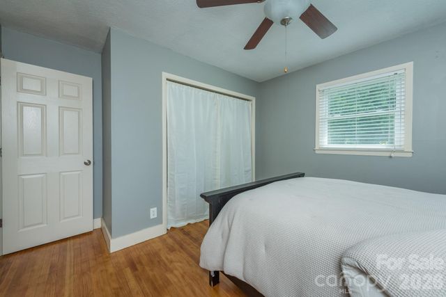 16 Oakley Dogwood Drive, Asheville, NC 28803