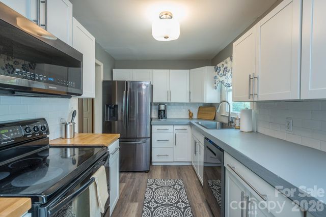 16 Oakley Dogwood Drive, Asheville, NC 28803