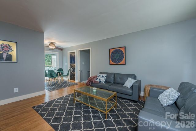 16 Oakley Dogwood Drive, Asheville, NC 28803